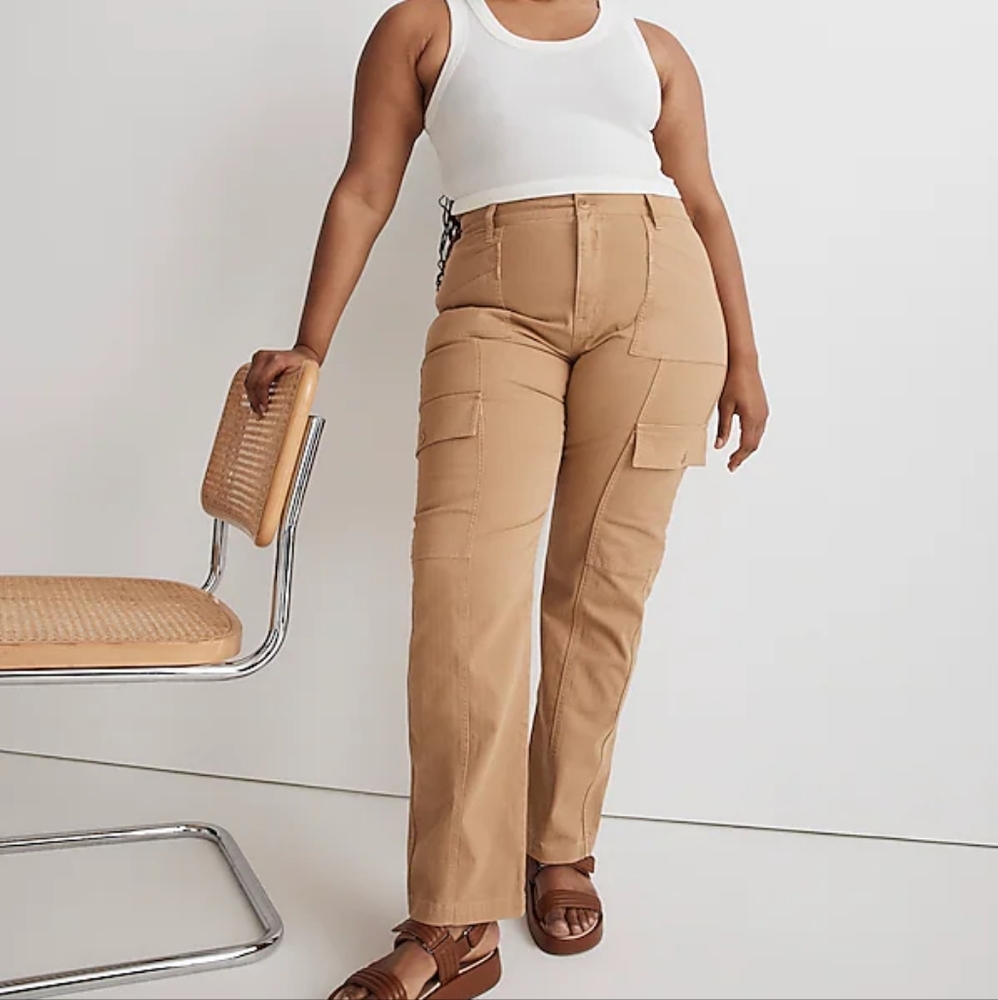 Madewell Garment Dyed '90s Straight Leg Cargo Pant Size 32 in Sand Dune- NWOT